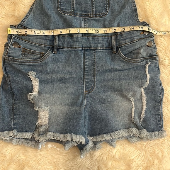 EUC Venus Denim Overall Romper! - Picture 5 of 11